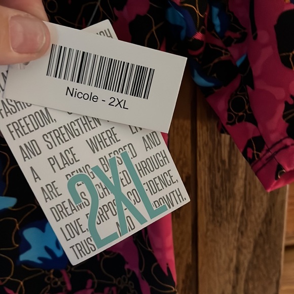 LuLaRoe Nicole Short Sleeve Pullover Print Dress - Picture 3 of 4